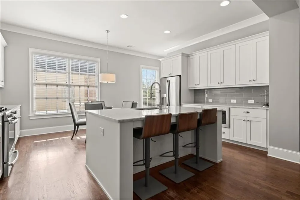 160 Clover Court Roswell, GA 30075