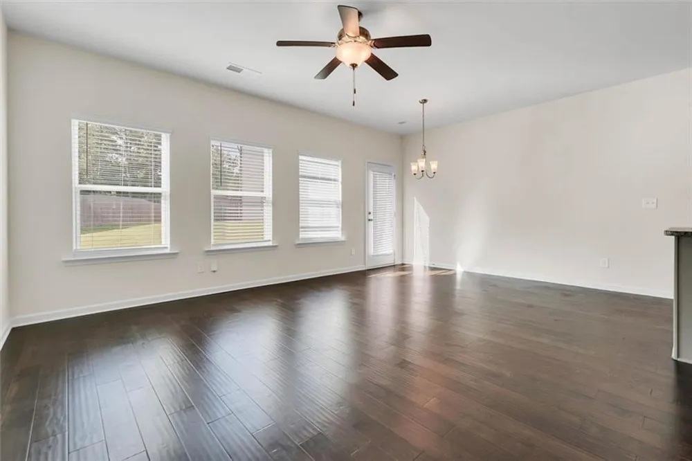 3470 Lakeview Creek Stonecrest, GA 30038