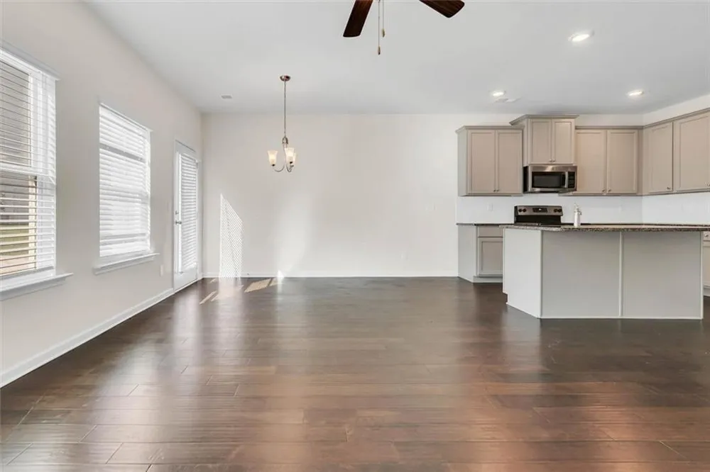3470 Lakeview Creek Stonecrest, GA 30038