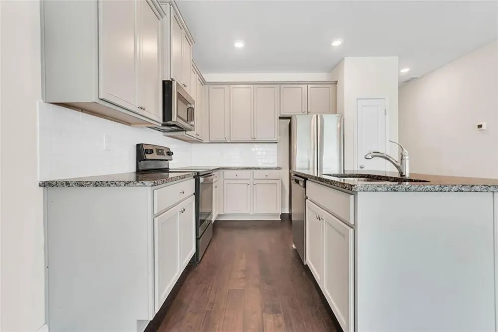 3470 Lakeview Creek Stonecrest, GA 30038