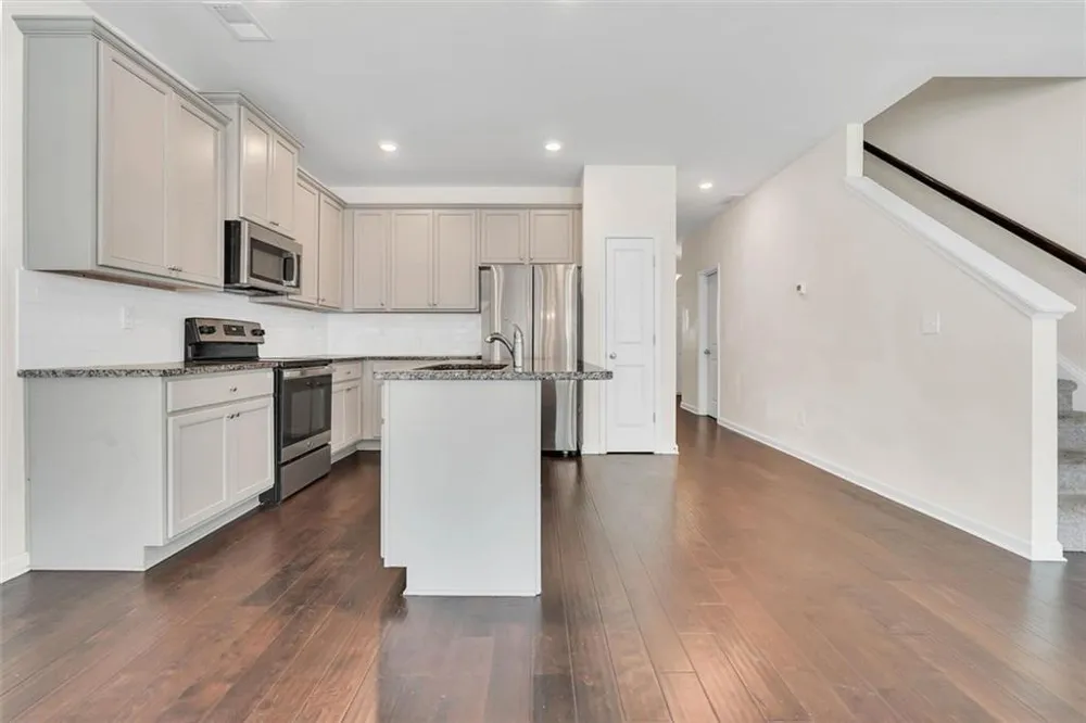3470 Lakeview Creek Stonecrest, GA 30038