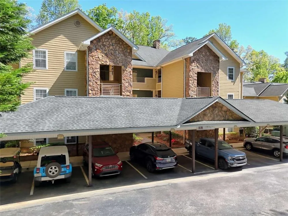 146 Gleneagle Court #202E Clayton, GA 30525
