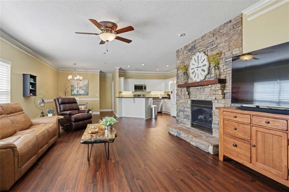 146 Gleneagle Court #202E Clayton, GA 30525