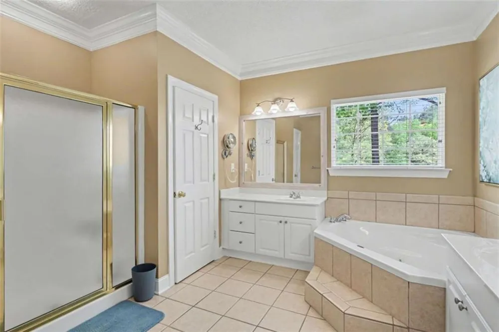 146 Gleneagle Court #202E Clayton, GA 30525