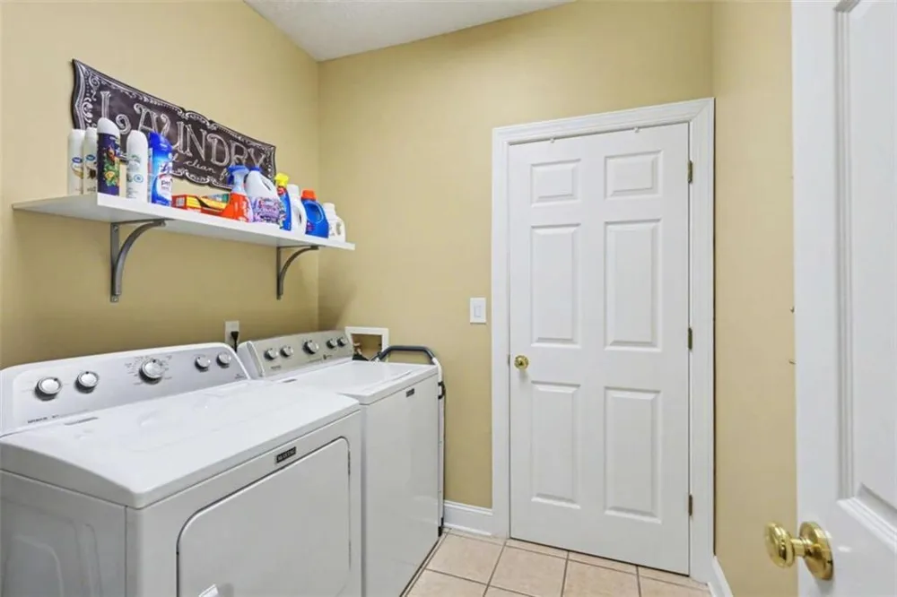 146 Gleneagle Court #202E Clayton, GA 30525