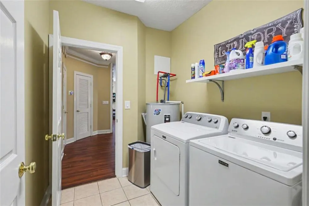 146 Gleneagle Court #202E Clayton, GA 30525