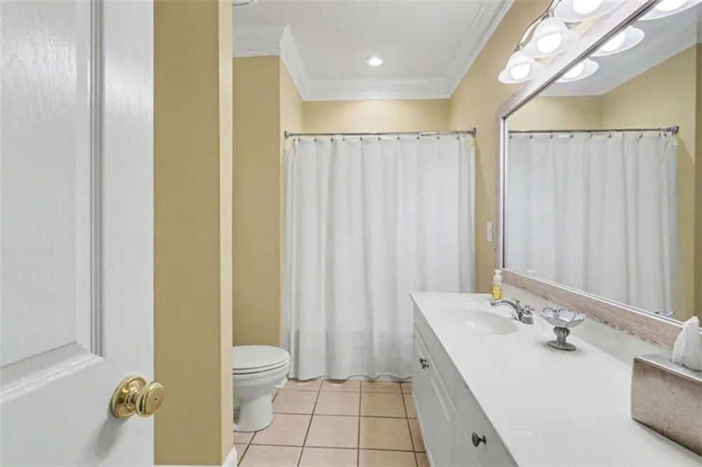 146 Gleneagle Court #202E Clayton, GA 30525