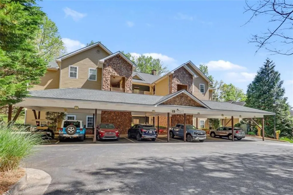 146 Gleneagle Court #202E Clayton, GA 30525