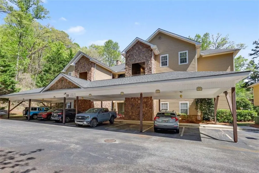 146 Gleneagle Court #202E Clayton, GA 30525