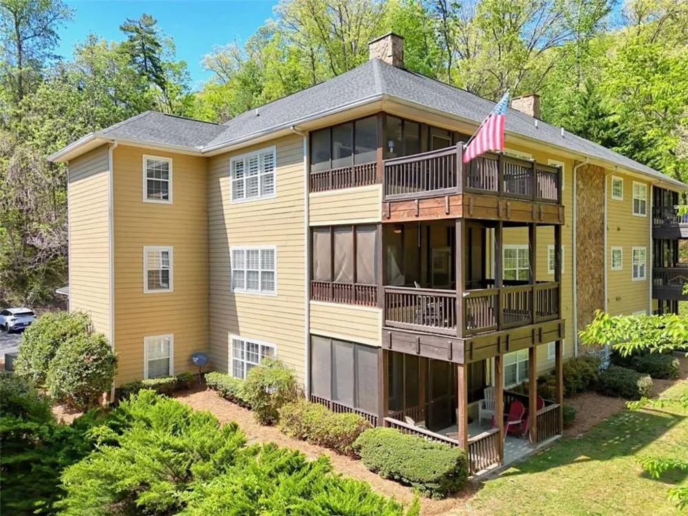 146 Gleneagle Court #202E Clayton, GA 30525