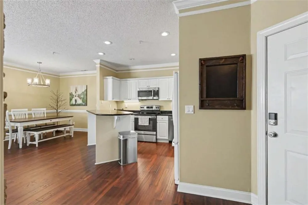 146 Gleneagle Court #202E Clayton, GA 30525