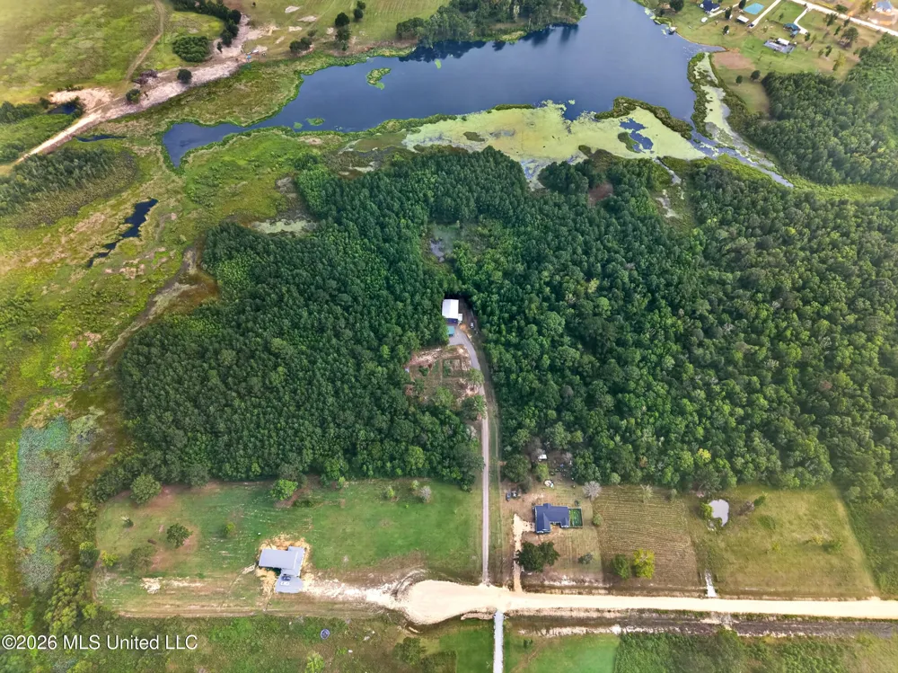 90 Boaz Place Picayune, MS 39466