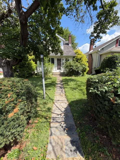 2149 MAPLEWOOD AVENUE
