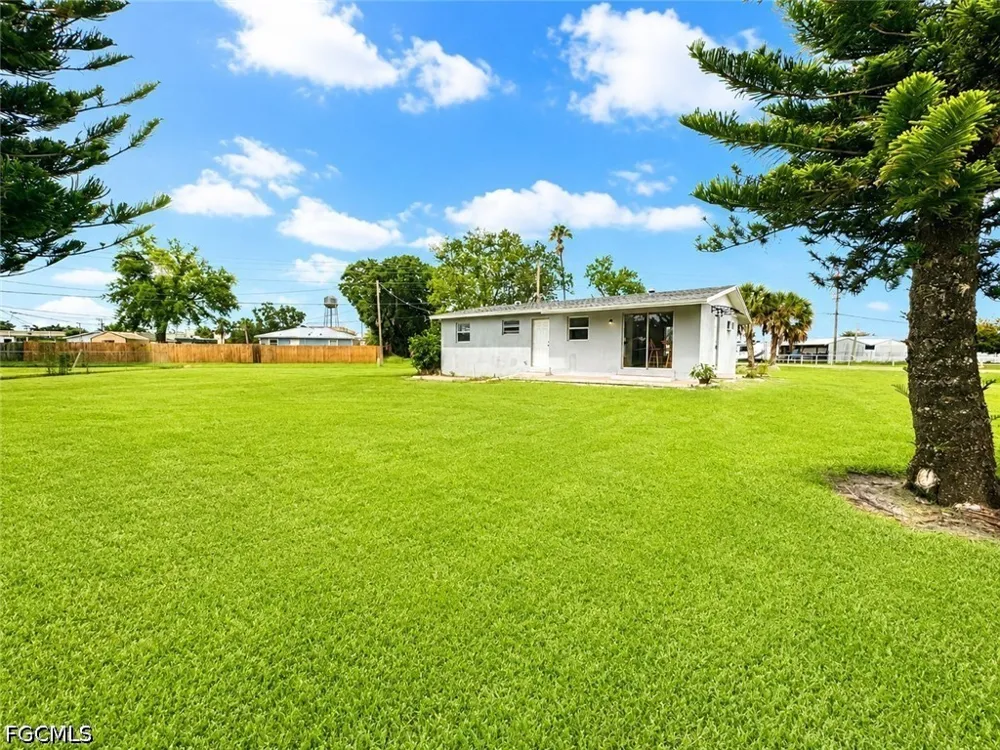 6th Street NW Moore Haven, FL 33471