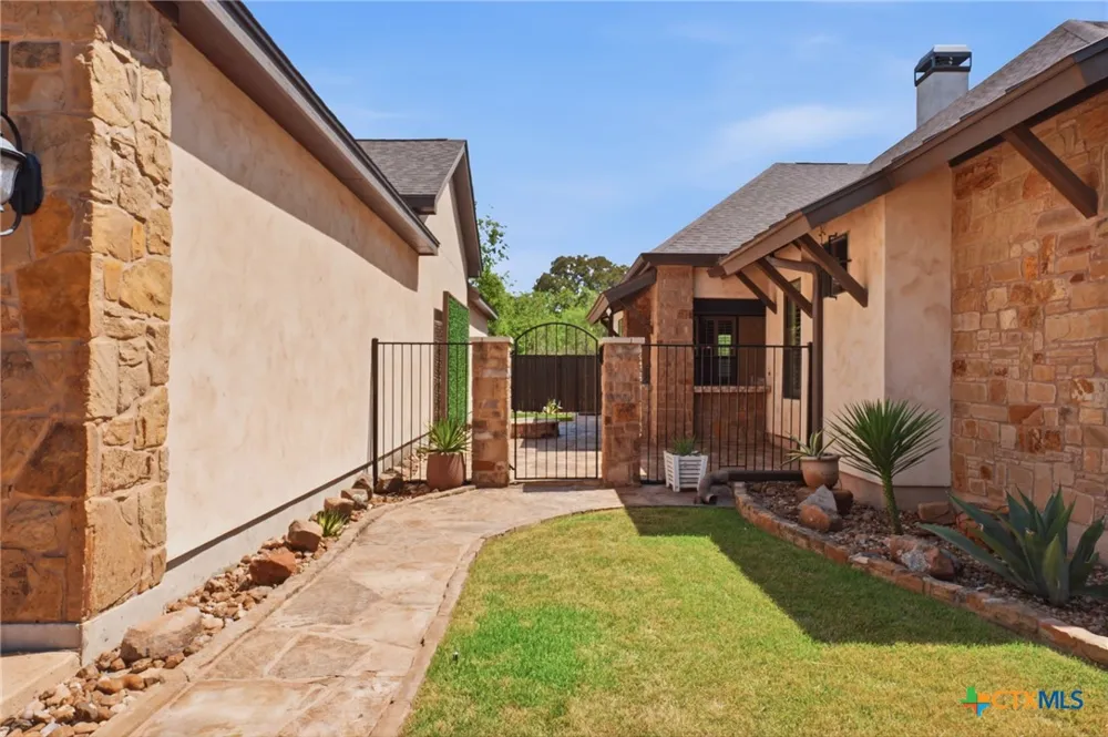 920 Gruene Spring New Braunfels, TX 78130