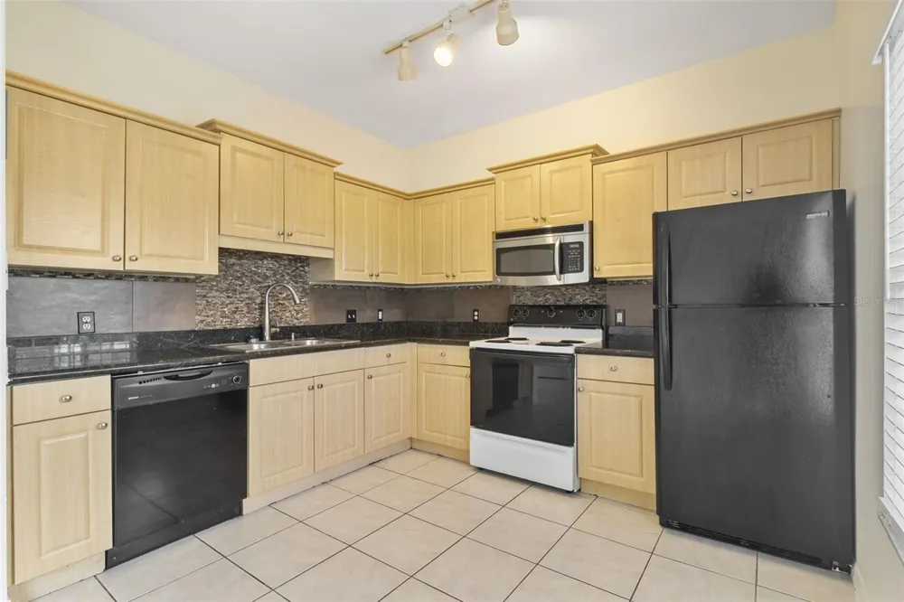 7565 PLANTATION CIRCLE Bradenton, FL 34201