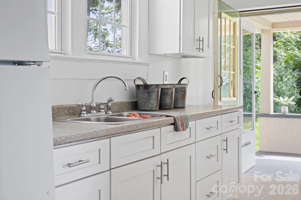 250 Justice Ridge Road Candler, NC 28715