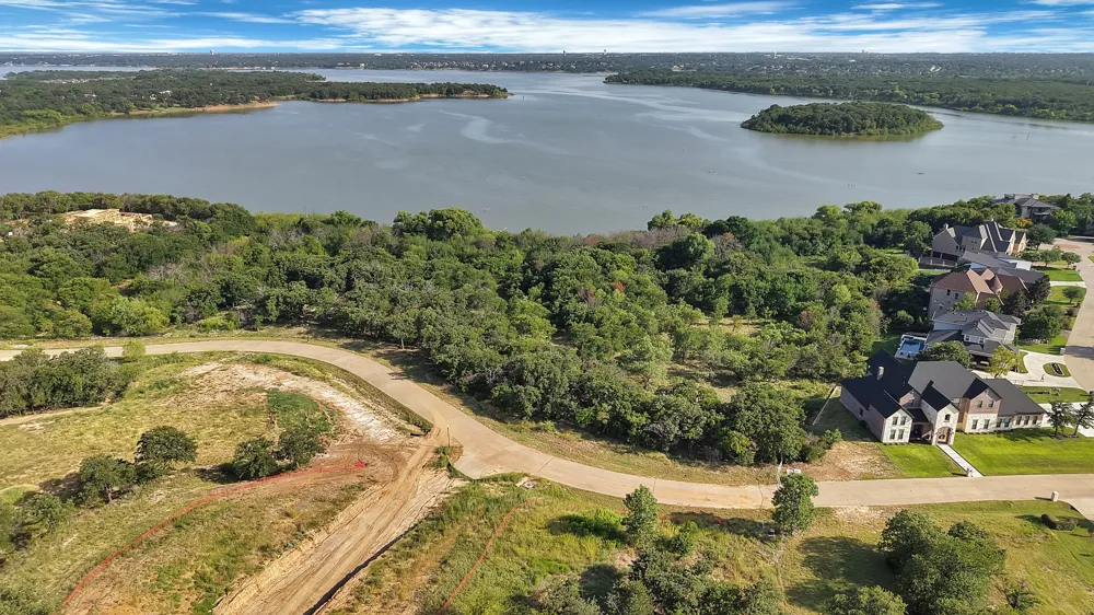 Oak Bluff Drive Corinth, TX 76208