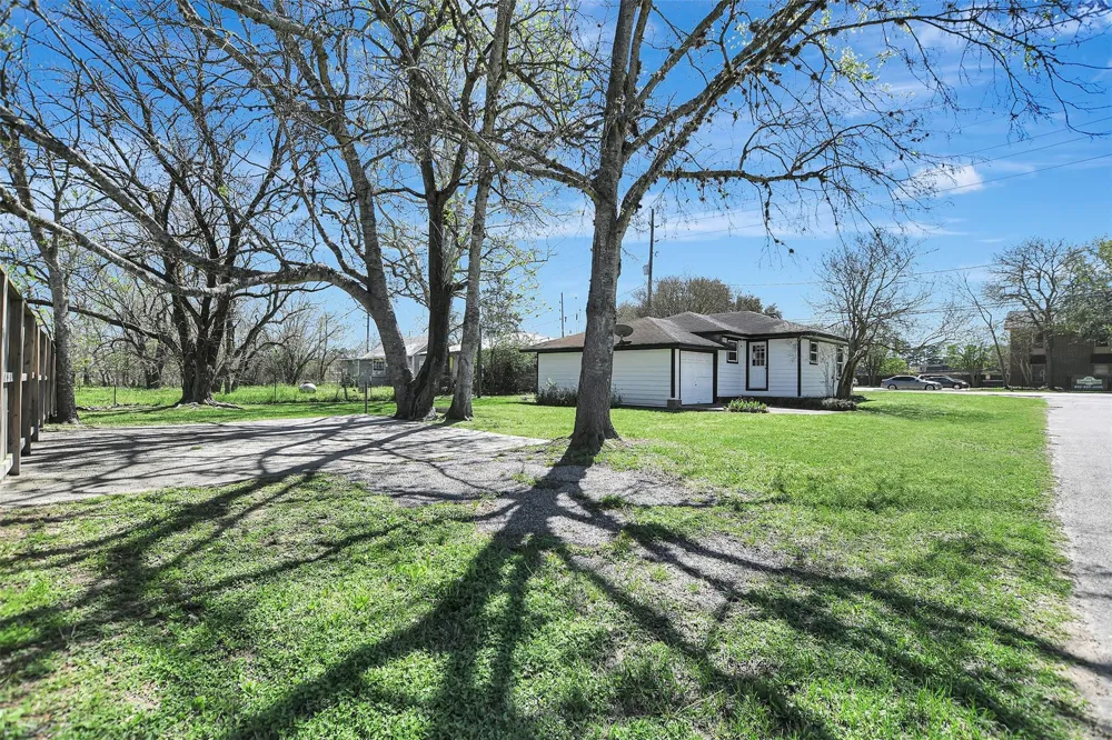 122 Commerce Street Magnolia, TX 77355