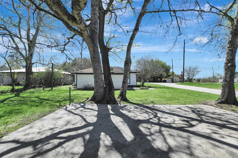 122 Commerce Street Magnolia, TX 77355