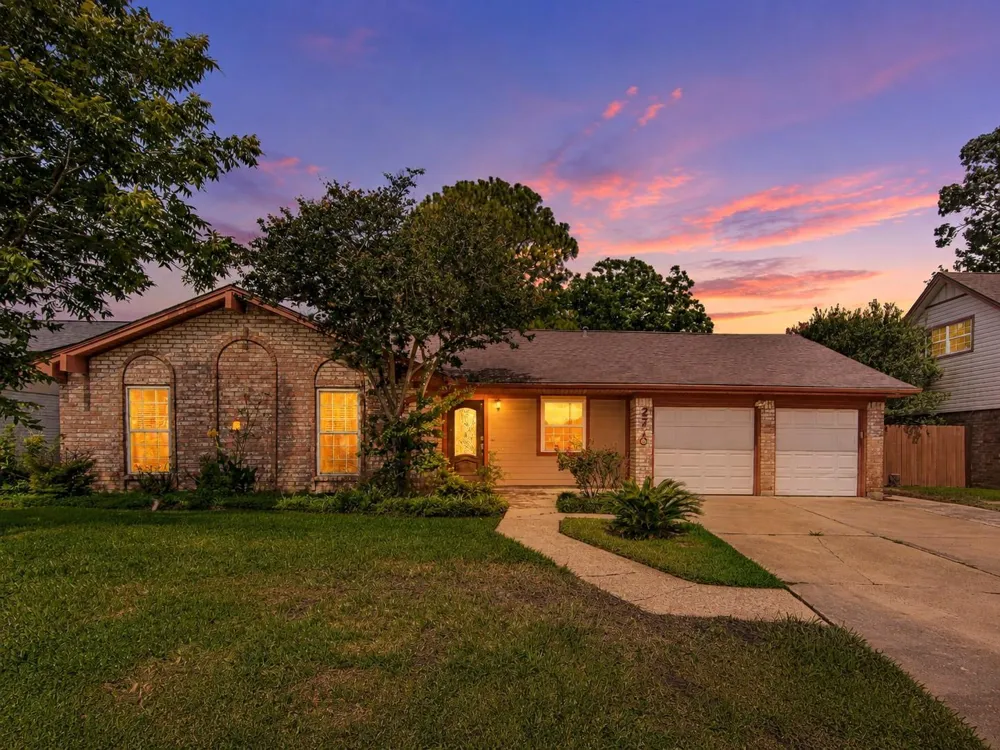 2710 Burke Road Pasadena, TX 77502