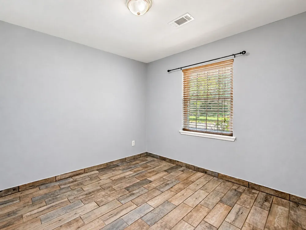 2710 Burke Road Pasadena, TX 77502