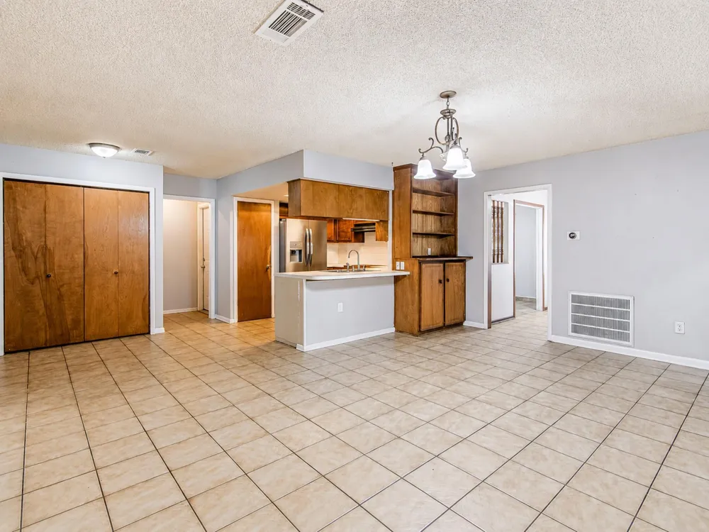 2710 Burke Road Pasadena, TX 77502