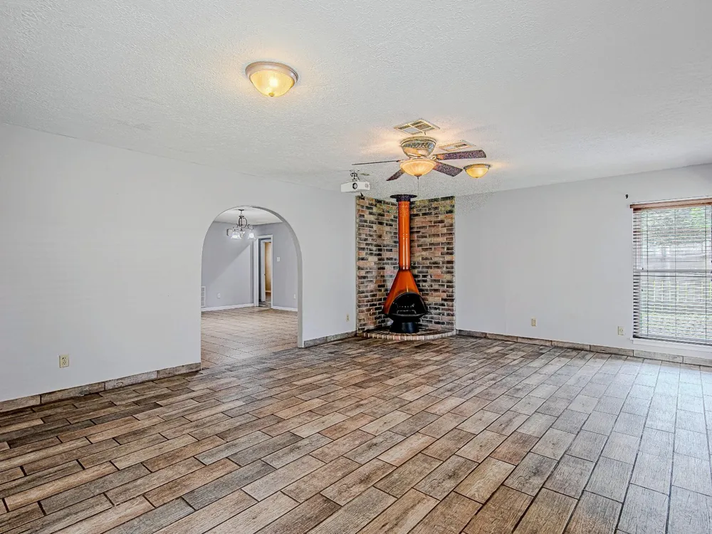 2710 Burke Road Pasadena, TX 77502