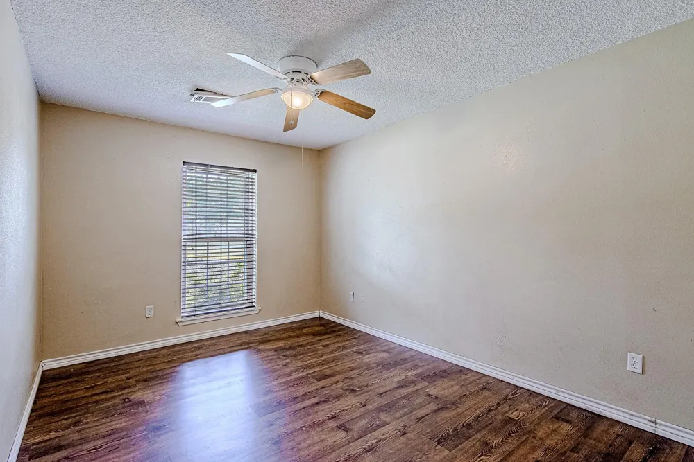 2710 Burke Road Pasadena, TX 77502