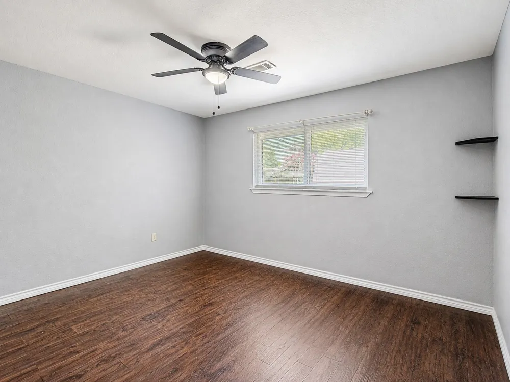 2710 Burke Road Pasadena, TX 77502