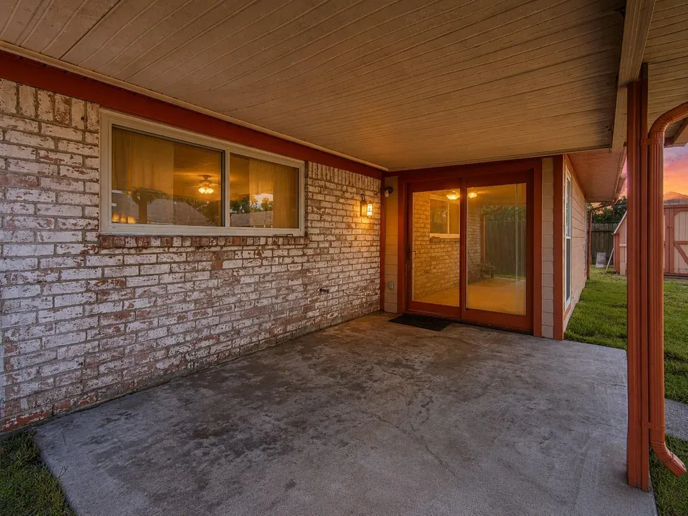 2710 Burke Road Pasadena, TX 77502