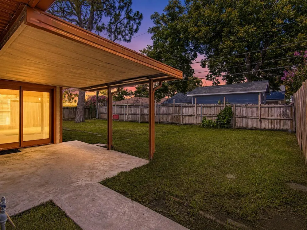 2710 Burke Road Pasadena, TX 77502