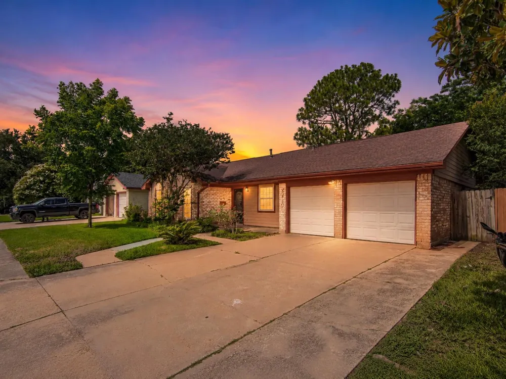 2710 Burke Road Pasadena, TX 77502