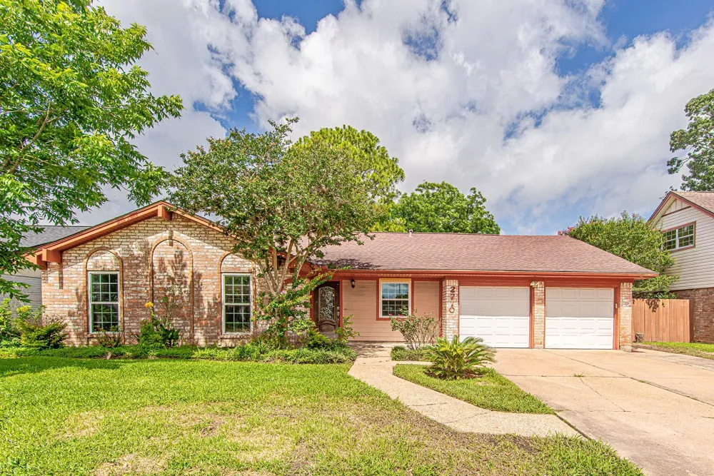 2710 Burke Road Pasadena, TX 77502