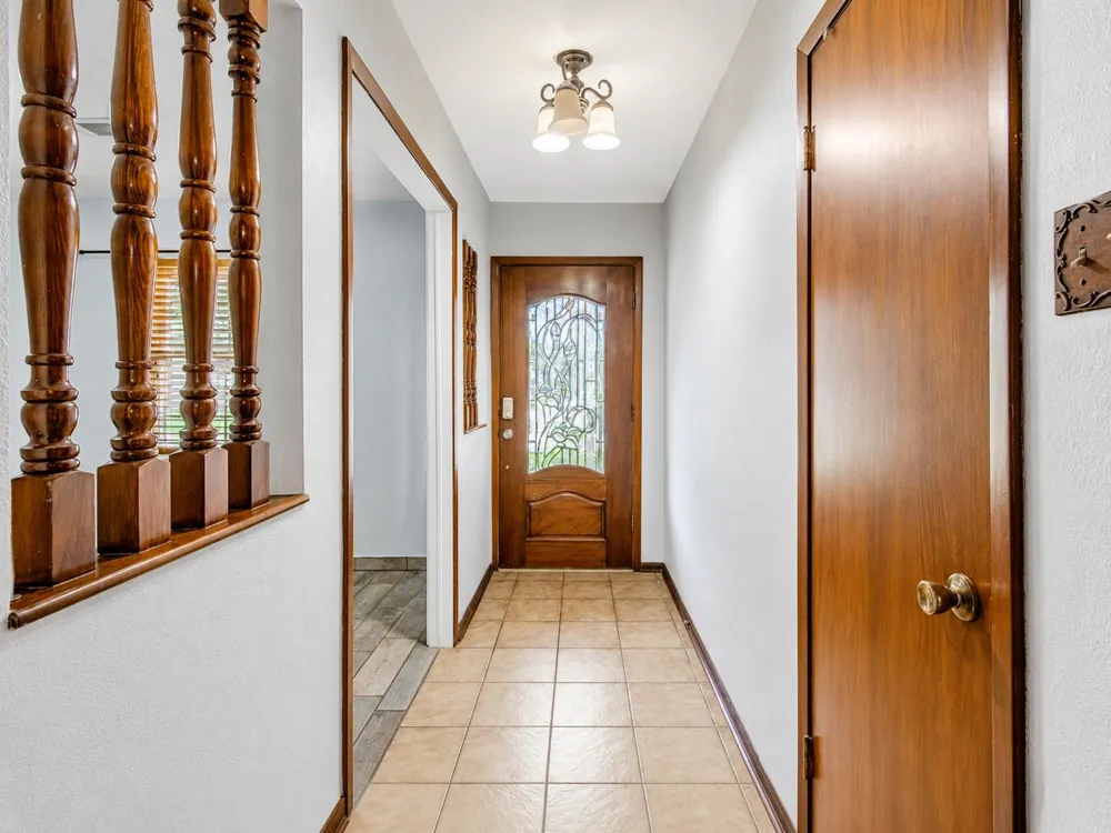 2710 Burke Road Pasadena, TX 77502