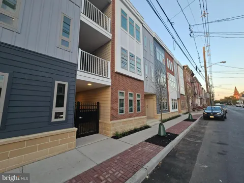 200 HAMILTON AVENUE #214