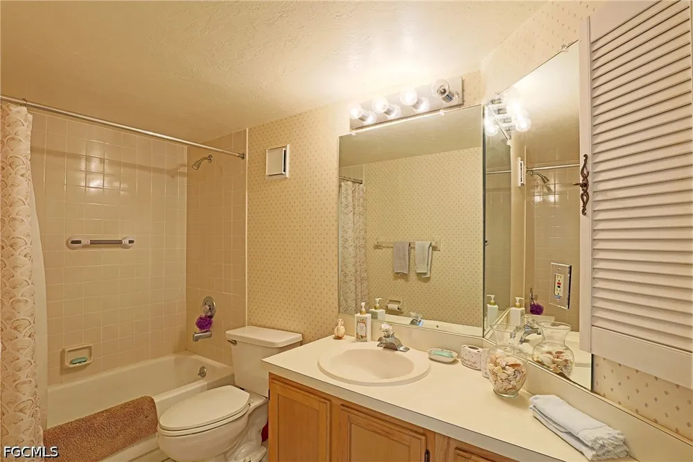 Eaton Gardens Lane #104 Fort Myers, FL 33919