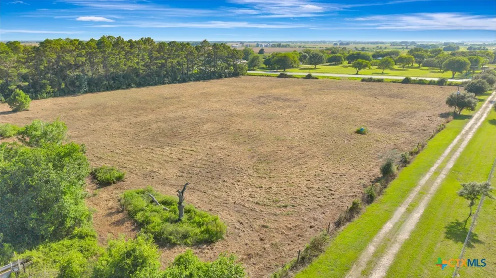 3217 State Highway 172 Ganado, TX 77962