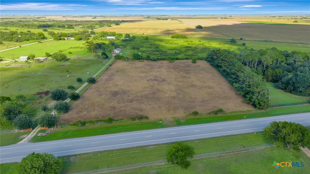 3217 State Highway 172 Ganado, TX 77962