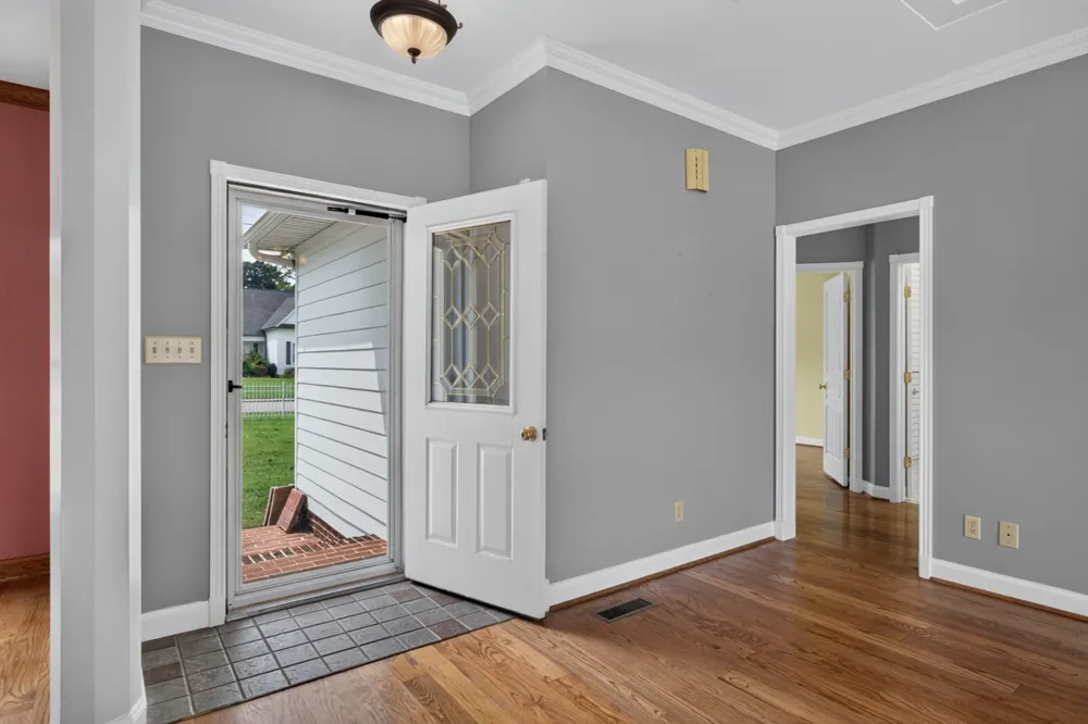 712 S College St Smithville, TN 37166
