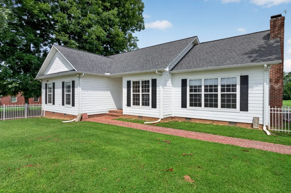 712 S College St Smithville, TN 37166