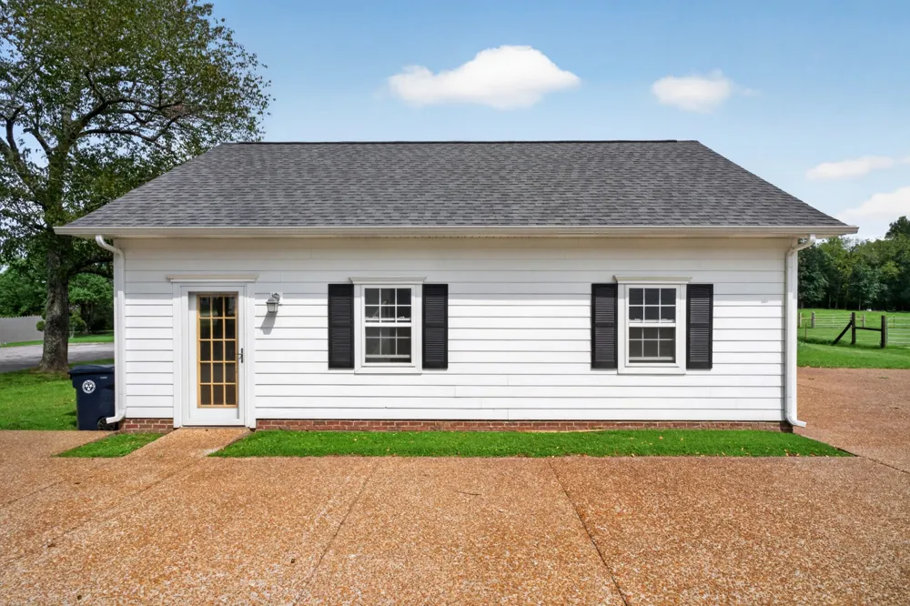 712 S College St Smithville, TN 37166