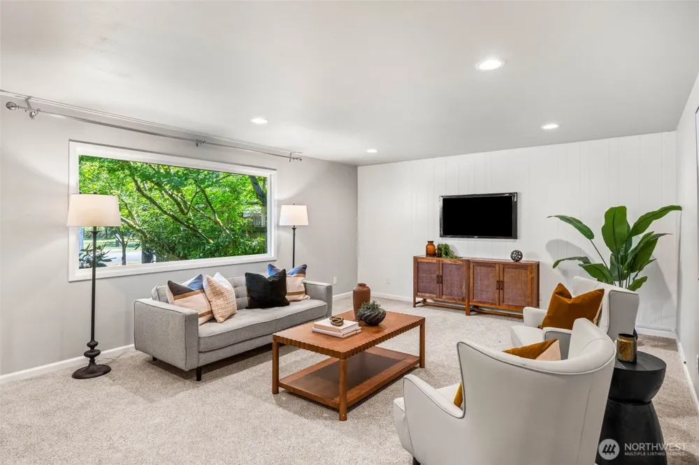 1245 6th Avenue SE Issaquah, WA 98027