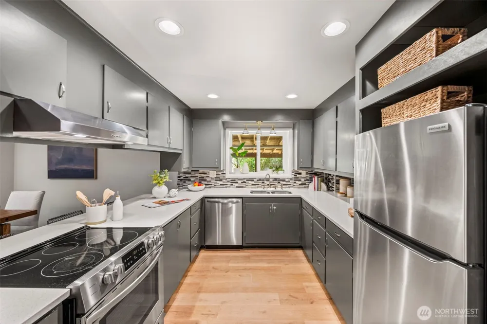 1245 6th Avenue SE Issaquah, WA 98027
