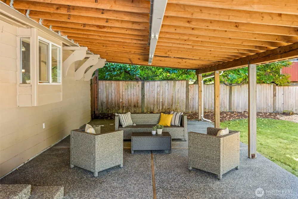 1245 6th Avenue SE Issaquah, WA 98027