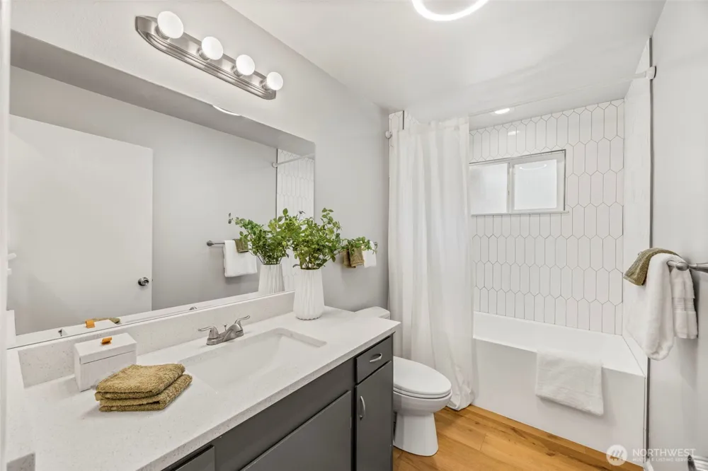 1245 6th Avenue SE Issaquah, WA 98027