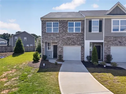 579 Magnolia Circle