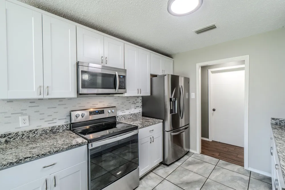 1701 Brookhaven Circle Bedford, TX 76022