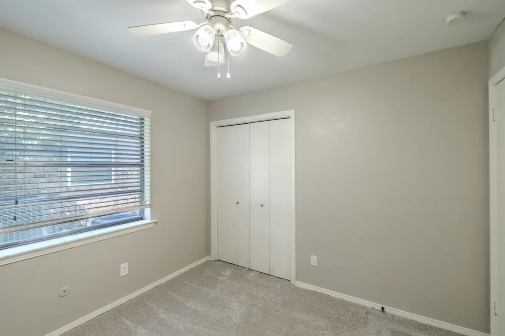 1701 Brookhaven Circle Bedford, TX 76022