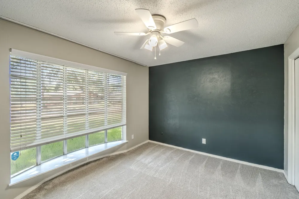 1701 Brookhaven Circle Bedford, TX 76022